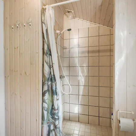 3 Bedroom Stunning In Semesterbostad *