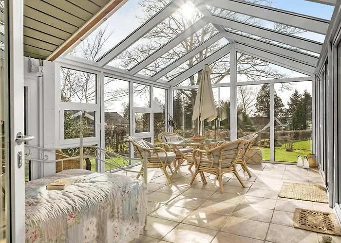 3 Bedroom Stunning In * Mesinge